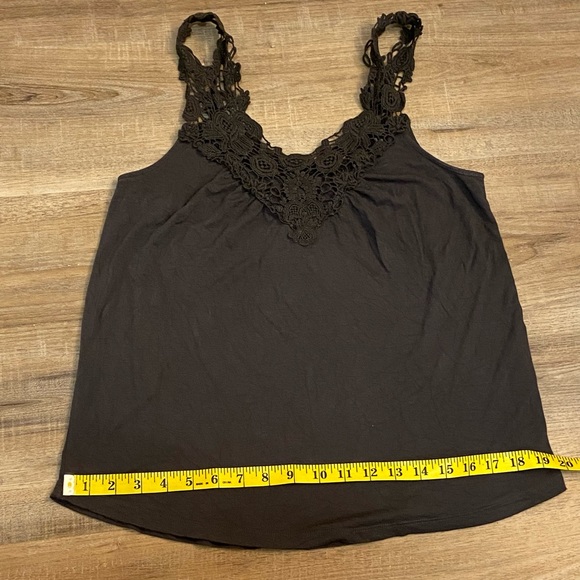Beautiful khaki tank top with lace straps - Picture 4 of 6